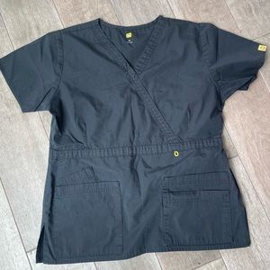 Wink medium scrub top